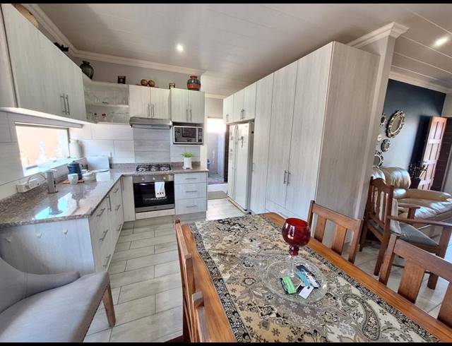 2 BEDROOM TOWNHOUSE FOR SALE IN DANA BAY